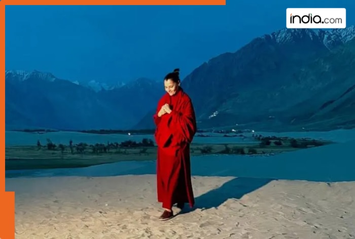 Meet actress who once competed with Aishwarya Rai, quit Bollywood at peak, now became a monk turned into, her name is…