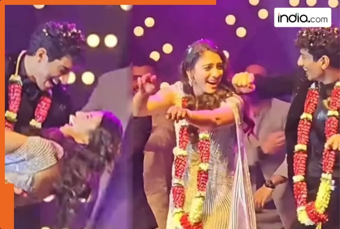 Watch: Smriti Mandhana gets romantic with Palash Muchhal, dances to 'Sasural main jawangi' at sangeet ceremony; internet reacts, 'Bohot sundar jodi…' video goes viral