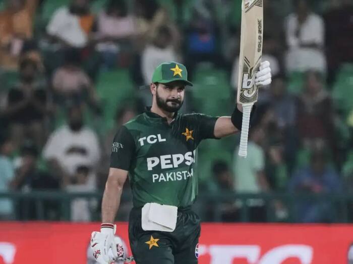 Sahibzada Farhan s 74 set