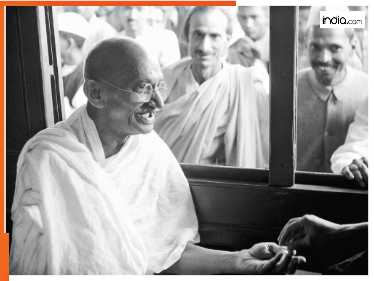 ‘If I have to die by a madman’s bullet, I should die smiling’: Gandhiji had this realization just 10 days before his death?