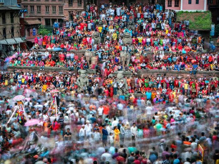 North 24 Parganas vs Thane population