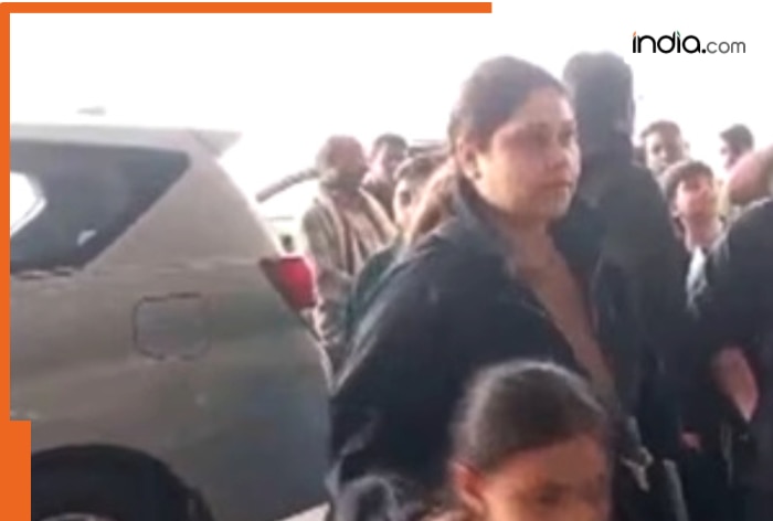 Rohini-Tejashwi fight BIG UPDATE: Lalu Yadav’s 4 daughters leaves Patna