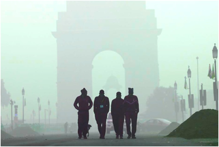 Delhi under DOUBLE ATTACK: Cold intensifies amid deteriorated air quality, AQI exceeds 400, Red Alert in Tamil Nadu, check weather forecast