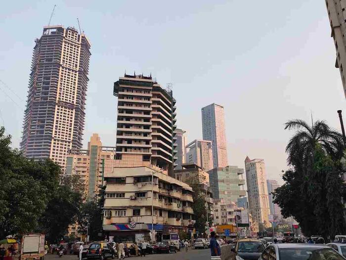 What is the height of Bahria Icon Tower