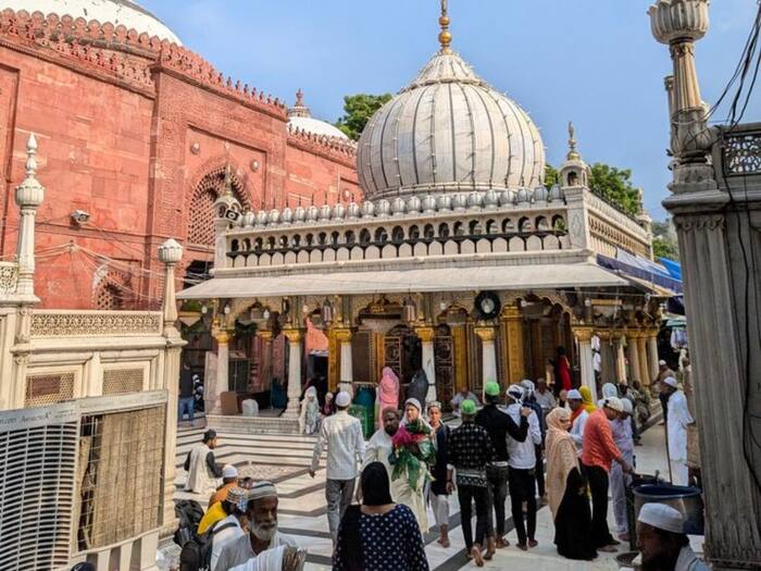 Nizamuddin Auliya Dargah Basant Panchami