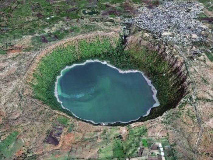 Lonar Lake Pink Water Reason