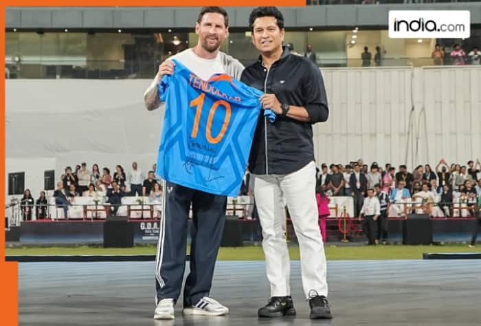 Sachin Tendulkar, Sachin Tendulkar lionel messi, Sachin Tendulkar meets lionel messi, Sachin Tendulkar gifts lionel messi, goat india tour, goat tour, cricket news, football news, sports news