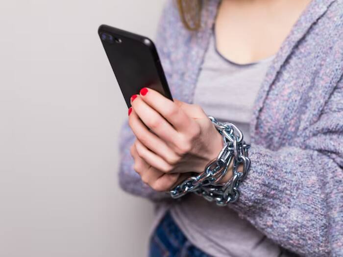 Rajasthan village mobile for women  1