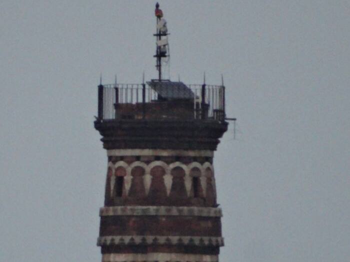 Truth about seeing Pakistan from Qutub Minar
