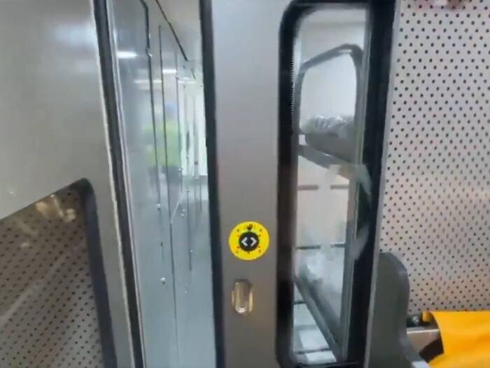 Vande Bharat Sleeper Wifi And Onboard Facilities