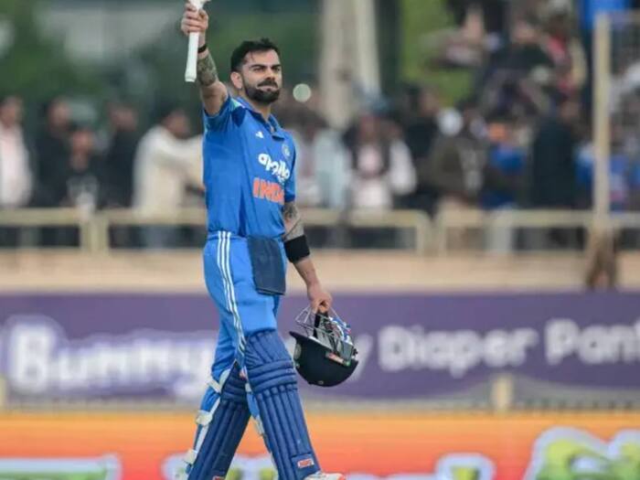 Virat Kohli brought up his century