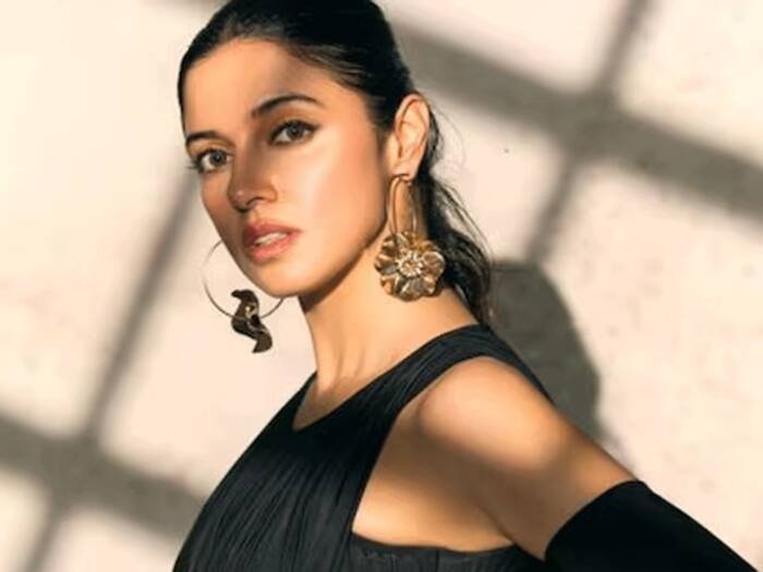 Divya khosla bank balance