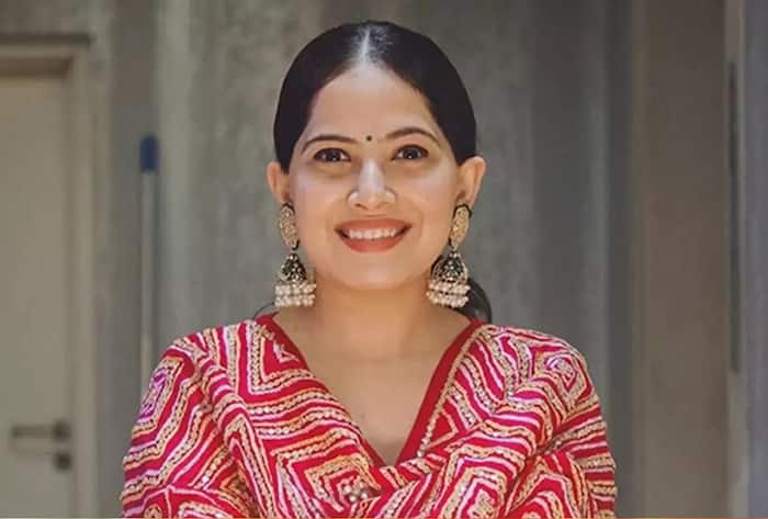 Jaya kishori fees top female spiritual speakers