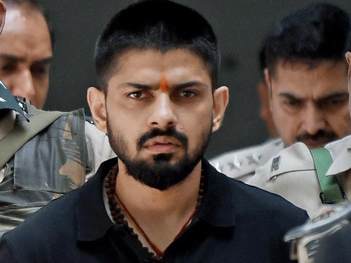 Firing on Tiger Shroff, threat to Salman Khan, yet why is Mumbai Police unable to interrogate Lawrence Bishnoi?