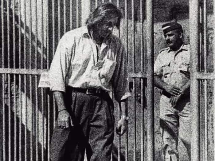 Sanjay dutt arrested in mub