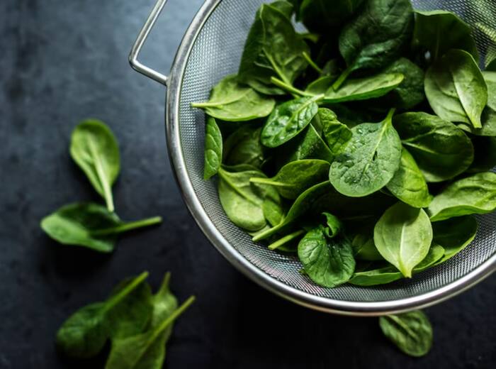 Spinach protein per 100 grams