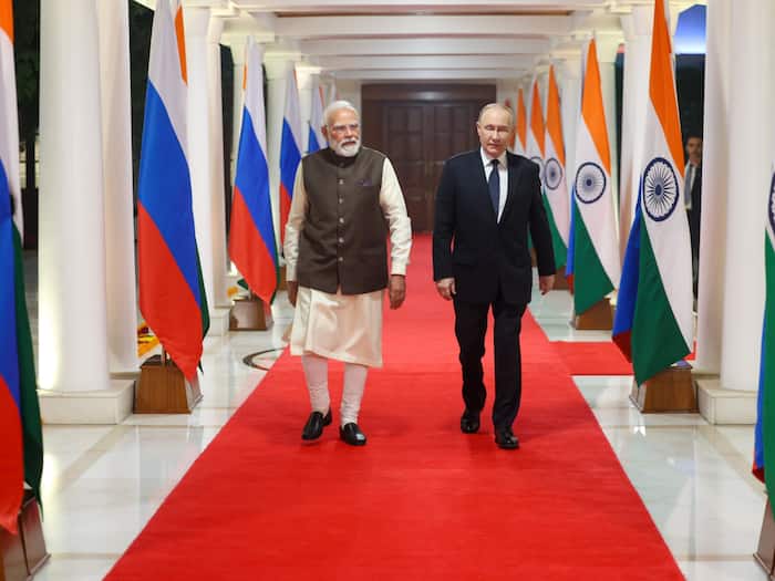 Where did Putin stays in India  1