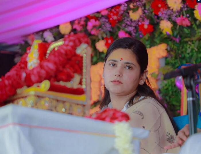 Woman narrator marriage