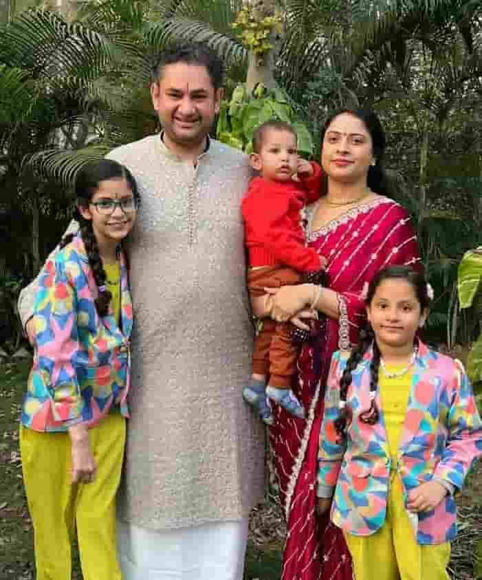 Pundrik Goswami biography in hindi                       3 min