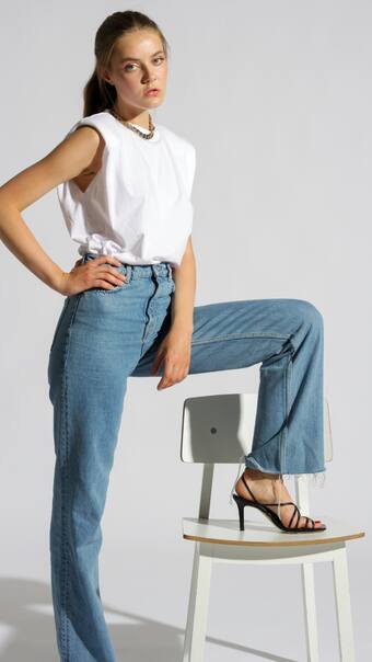 Premium High-Waist Women’s Jeans for Everyday Style