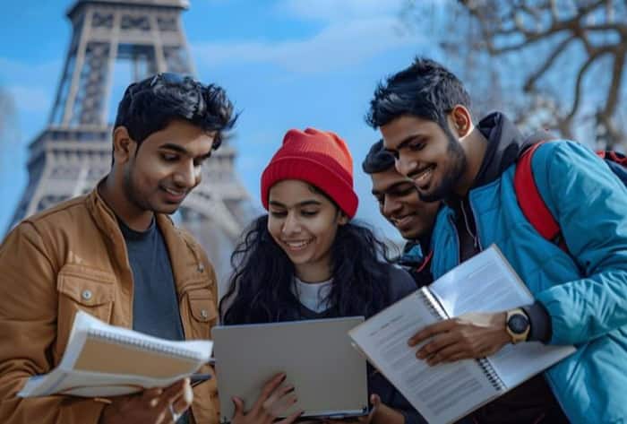 Good news for students as Delhi govt announces free one-year JEE, NEET coaching scholarship for Class 12 students