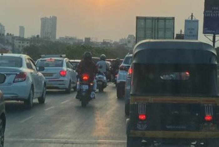 Traffic patterns analysis  hours lost in traffic  global mobility report