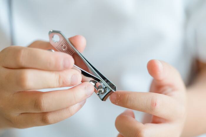 Clean Nails kid Child Girl Cutting Nails Using Stainless Steel Nail