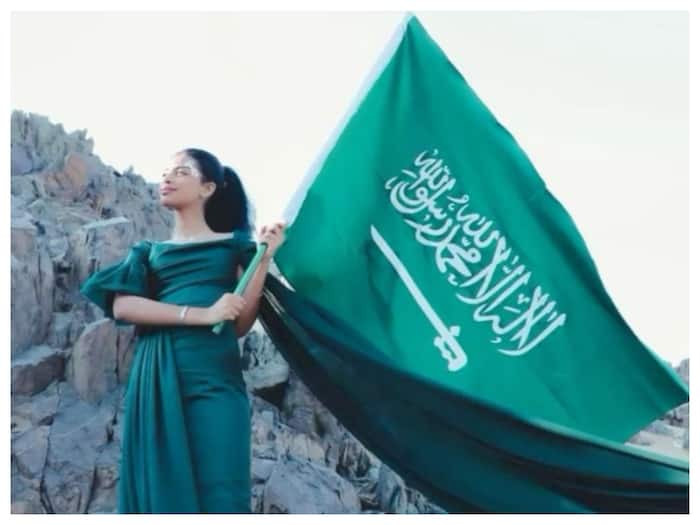 Ash Al Maleek Lyrics Meaning