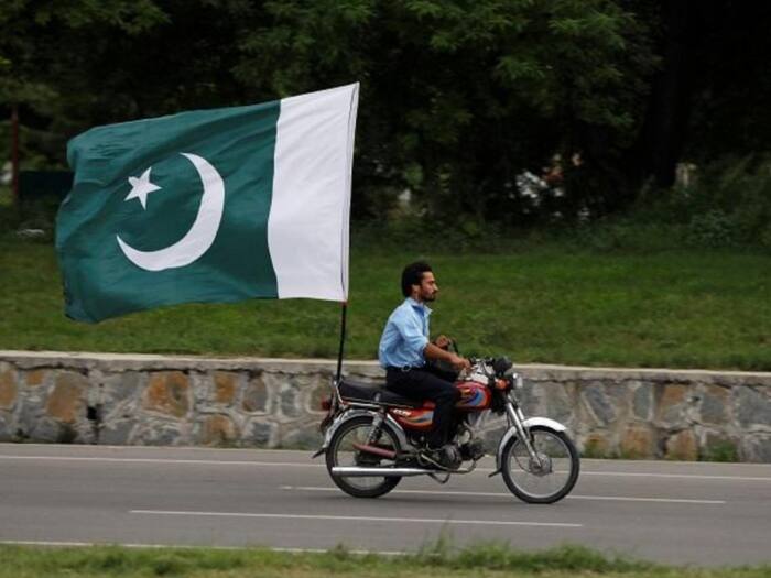 How much billion dollars loans China given to Pakistan