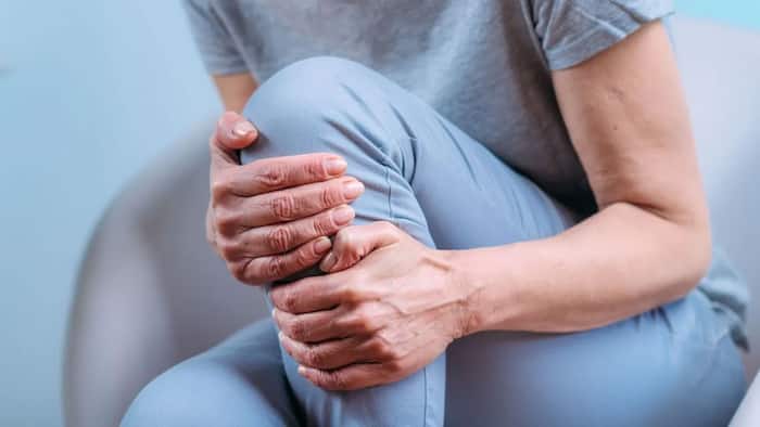 Why does knee pain increase in winter