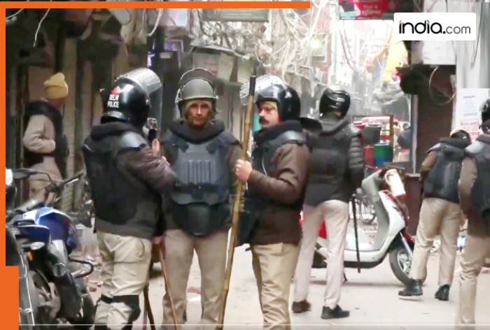 Delhi demolition LIVE: Stones thrown at cops, 5 injured as anti-encroachment drive near mosque turns violent