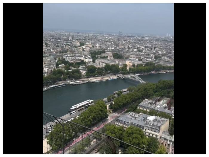 Eiffel Tower Unknown Pic