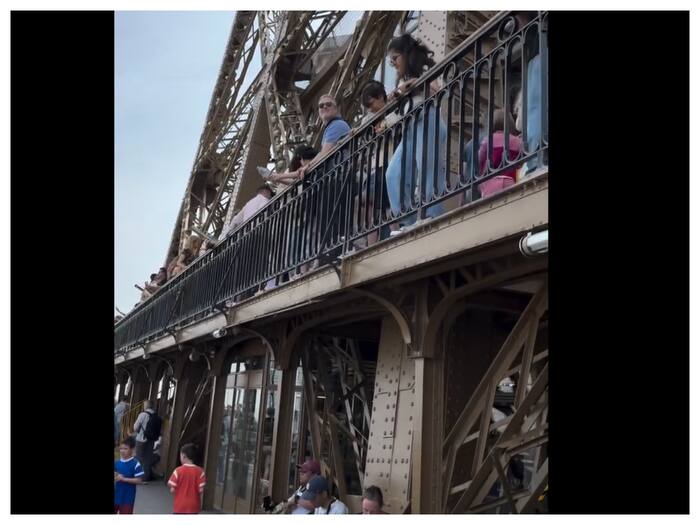 How Eiffel Tower Floor Look Like