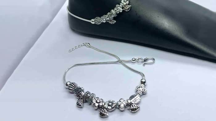 Chandi ki payal kaise saaf karen