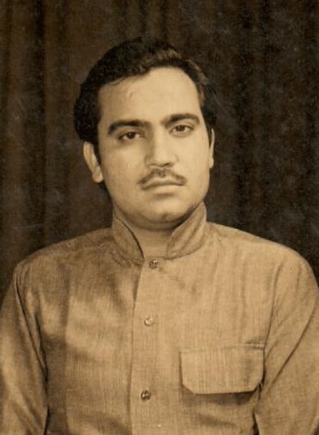 sonali bendre close relationship with this director every film had music by RD Burman name is 