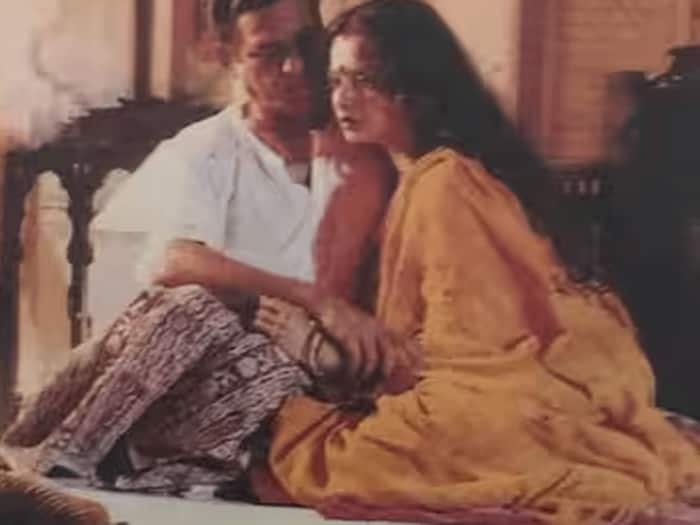 Rekha and om puri bold scen
