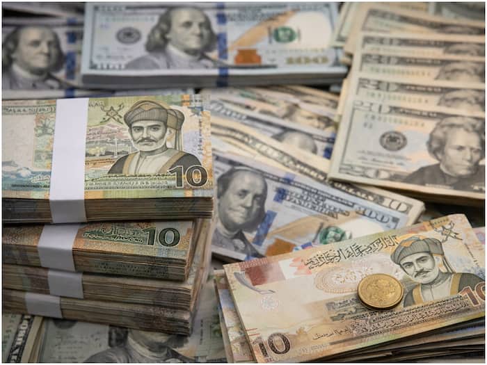 Top 10 strongest currencies