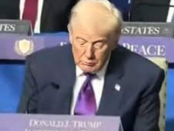 Embarrassing moment of world leaders