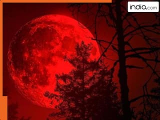 Blood Moon Reason: चांद अचानक क्यों हो जाता है खून सा लाल? वैज्ञानिकों ने बताई हैरान कर देने वाली वजह