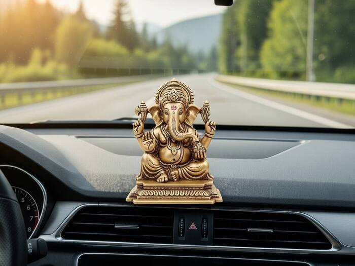 Car Dashboard Vastu  2