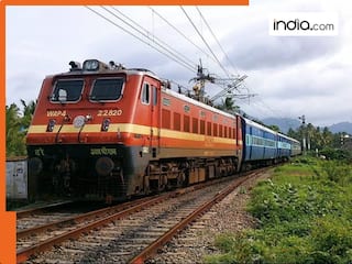 Indian Railway: स्लीपर टिकट पर लें AC कोच में सफर का मजा, बुकिंग के टाइम सिर्फ करना होगा ये छोटा सा काम!