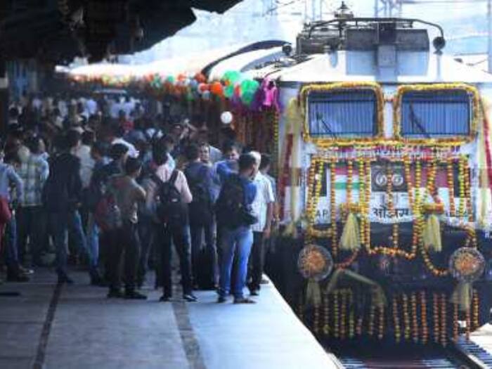 Train waiting at outer