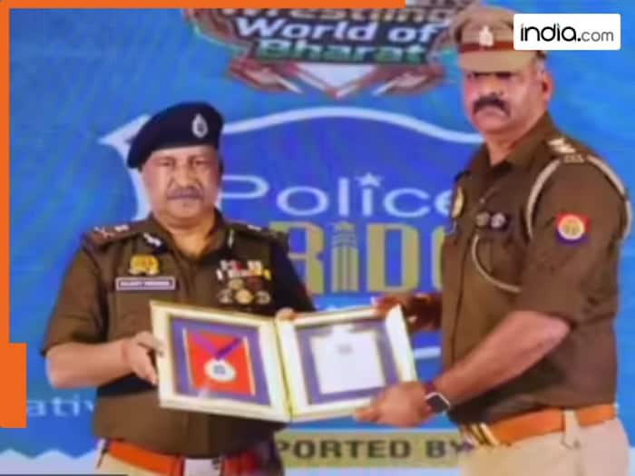 Who is Inspector Vikram Singh who has filed case against web series 'Ghooskhor Pandat', he is stationed in...