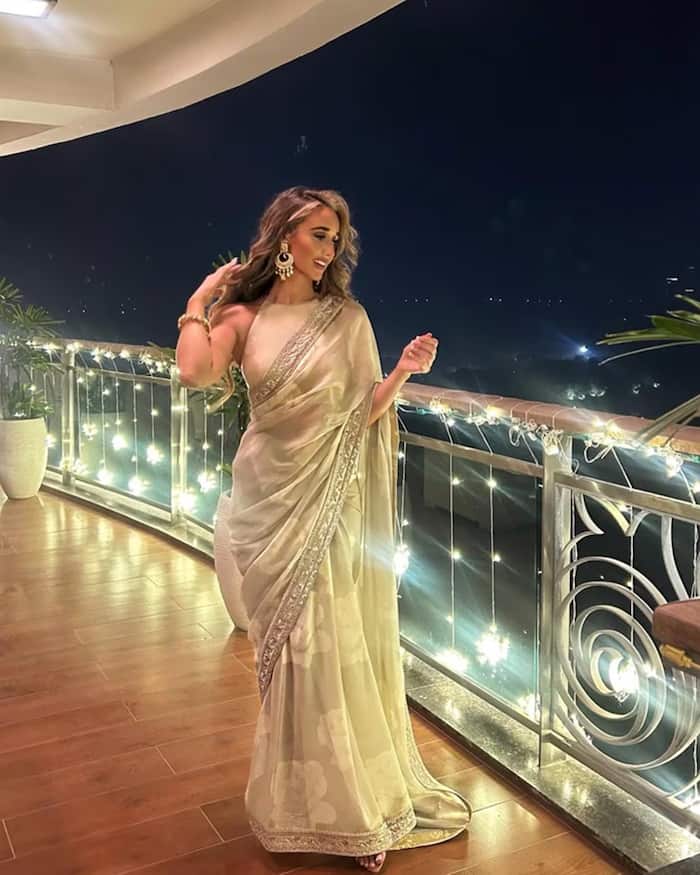 Irish bride Sophie  Delhi NCR wedding