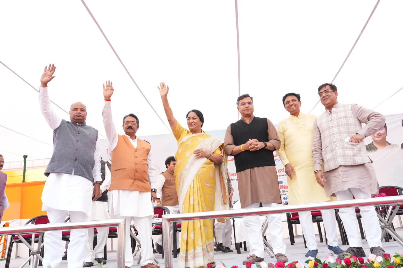 Delhi government takes major step towards easing traffic and waterlogging, CM Rekha Gupta lays foundation stone worth Rs 1,075 crore