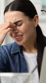 मोबाइल-लैपटॉप से थक गई हैं आंखें? अपनाएं 20-20-20 का नियम