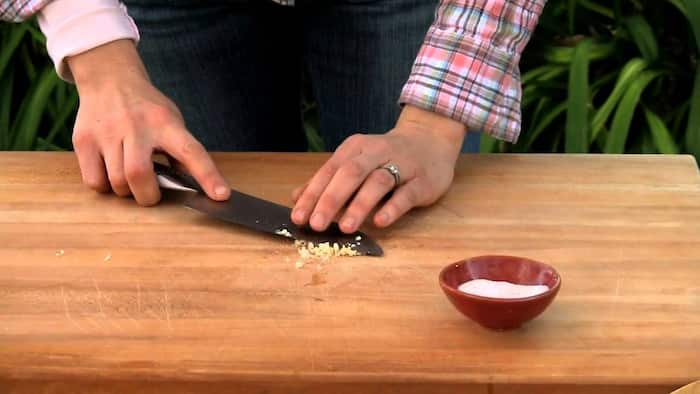 How to peel 1kg of garlic in minutes
