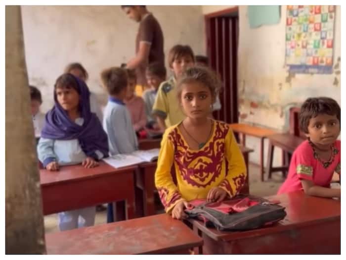 Kaisa Dikhta Hai Pakistan Ka Pehla Hindu School