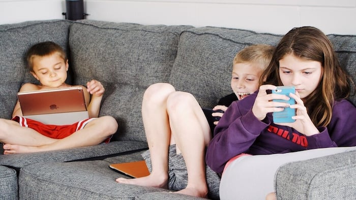 Tips to get rid of mobile addiction in children
