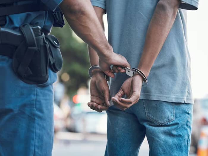 Police notice before arrest